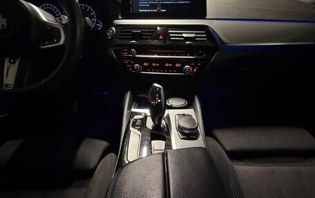 BMW 5 серия, 2018 год, 3 450 000 рублей, 13 фотография