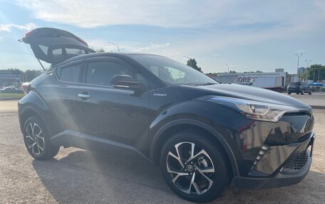 Toyota C-HR I рестайлинг, 2018 год, 2 150 000 рублей, 2 фотография