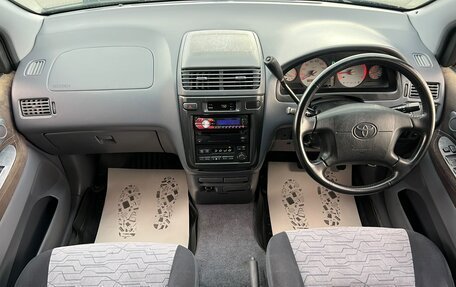 Toyota Ipsum II, 2000 год, 699 999 рублей, 16 фотография