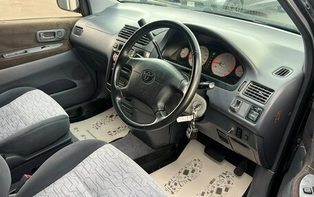 Toyota Ipsum II, 2000 год, 699 999 рублей, 10 фотография