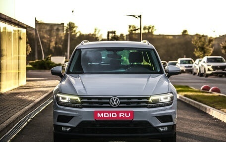 Volkswagen Tiguan II, 2018 год, 2 399 000 рублей, 4 фотография