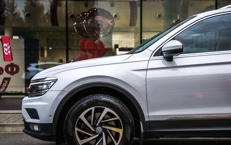 Volkswagen Tiguan II, 2018 год, 2 399 000 рублей, 10 фотография