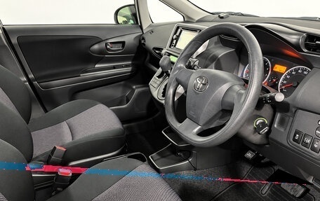 Toyota Wish II, 2017 год, 1 190 000 рублей, 10 фотография