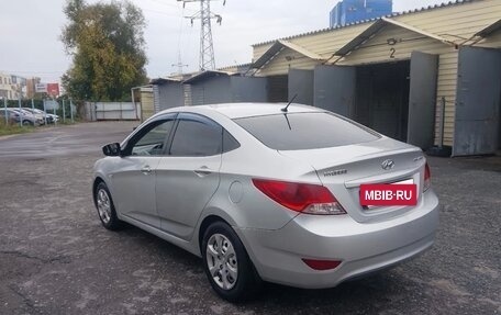 Hyundai Solaris II рестайлинг, 2013 год, 597 000 рублей, 2 фотография