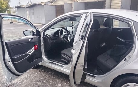 Hyundai Solaris II рестайлинг, 2013 год, 597 000 рублей, 4 фотография