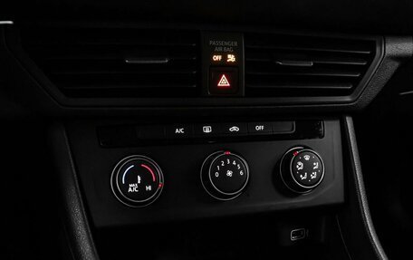 Volkswagen Jetta VII, 2018 год, 1 399 000 рублей, 17 фотография