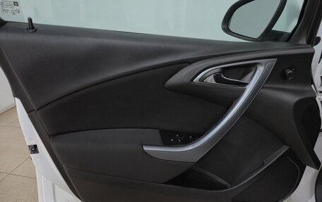 Opel Astra J, 2013 год, 670 000 рублей, 9 фотография