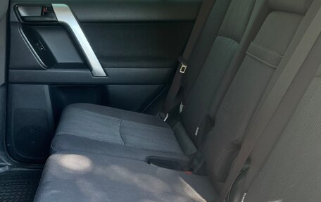 Toyota Land Cruiser Prado 150 рестайлинг 2, 2018 год, 4 300 000 рублей, 5 фотография