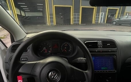Volkswagen Polo VI (EU Market), 2013 год, 800 000 рублей, 20 фотография
