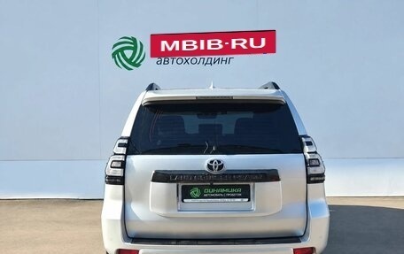 Toyota Land Cruiser Prado 150 рестайлинг 2, 2022 год, 5 950 000 рублей, 6 фотография