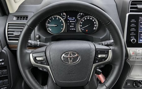 Toyota Land Cruiser Prado 150 рестайлинг 2, 2022 год, 5 950 000 рублей, 13 фотография