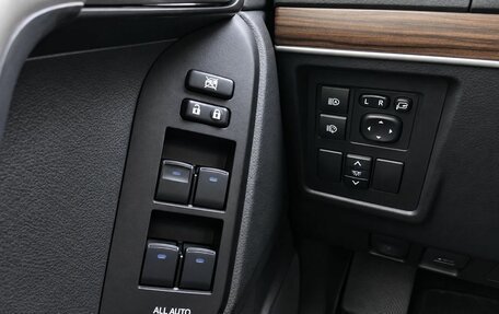 Toyota Land Cruiser Prado 150 рестайлинг 2, 2022 год, 5 950 000 рублей, 10 фотография