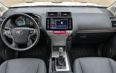 Toyota Land Cruiser Prado 150 рестайлинг 2, 2022 год, 5 950 000 рублей, 14 фотография