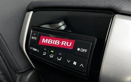 Toyota Land Cruiser Prado 150 рестайлинг 2, 2022 год, 5 950 000 рублей, 19 фотография
