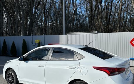 Hyundai Solaris II рестайлинг, 2018 год, 1 100 000 рублей, 2 фотография