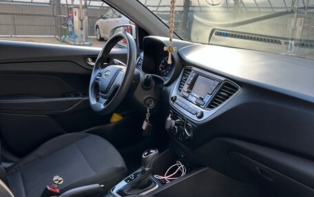 Hyundai Solaris II рестайлинг, 2018 год, 1 100 000 рублей, 7 фотография