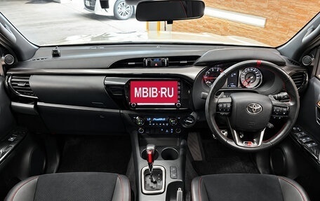 Toyota Hilux VIII, 2022 год, 4 000 000 рублей, 7 фотография