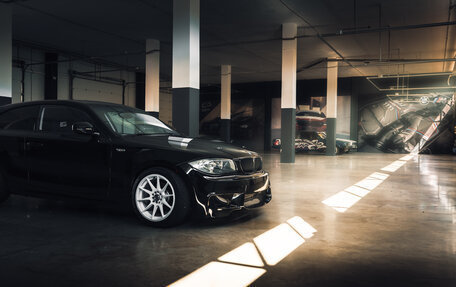 BMW 1 серия, 2011 год, 2 700 000 рублей, 2 фотография