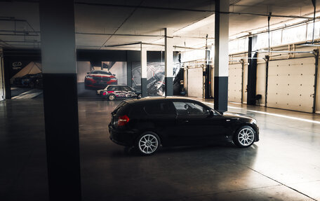 BMW 1 серия, 2011 год, 2 700 000 рублей, 7 фотография