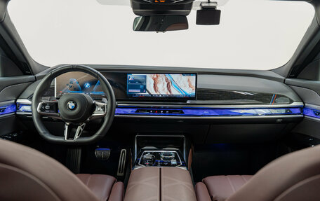 BMW 7 серия, 2025 год, 13 990 000 рублей, 14 фотография