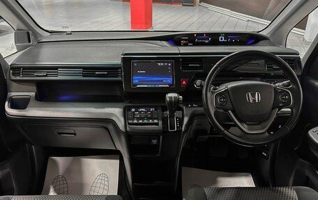 Honda Stepwgn IV, 2017 год, 1 897 000 рублей, 28 фотография
