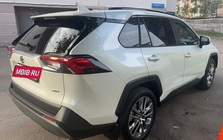 Toyota RAV4, 2022 год, 4 350 000 рублей, 4 фотография