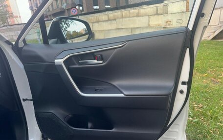 Toyota RAV4, 2022 год, 4 350 000 рублей, 12 фотография