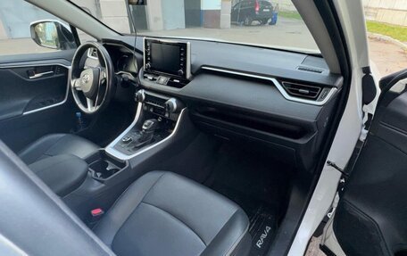 Toyota RAV4, 2022 год, 4 350 000 рублей, 13 фотография