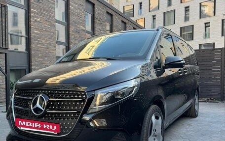 Mercedes-Benz V-Класс, 2024 год, 12 800 000 рублей, 3 фотография