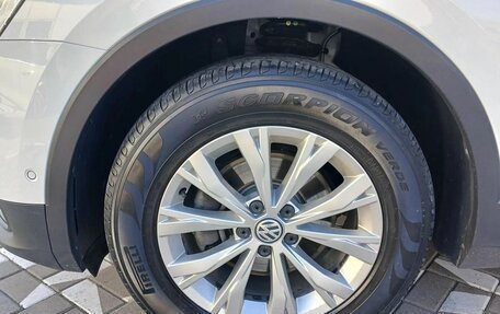 Volkswagen Tiguan II, 2019 год, 2 590 000 рублей, 10 фотография