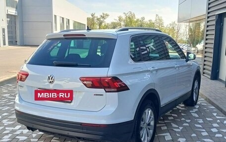Volkswagen Tiguan II, 2019 год, 2 590 000 рублей, 8 фотография