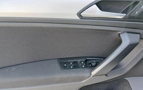 Volkswagen Tiguan II, 2019 год, 2 590 000 рублей, 16 фотография