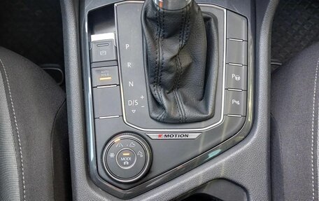 Volkswagen Tiguan II, 2019 год, 2 590 000 рублей, 20 фотография