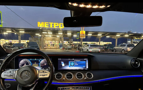 Mercedes-Benz E-Класс, 2019 год, 2 750 000 рублей, 9 фотография