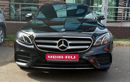 Mercedes-Benz E-Класс, 2019 год, 2 750 000 рублей, 4 фотография