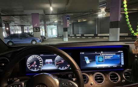 Mercedes-Benz E-Класс, 2019 год, 2 750 000 рублей, 10 фотография