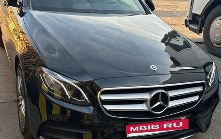 Mercedes-Benz E-Класс, 2019 год, 2 750 000 рублей, 3 фотография