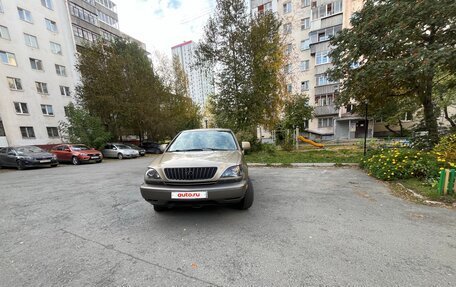 Lexus RX IV рестайлинг, 1998 год, 850 000 рублей, 3 фотография