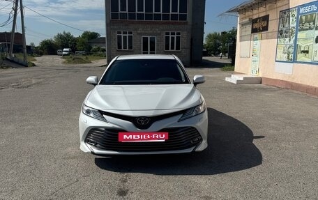 Toyota Camry, 2021 год, 3 150 000 рублей, 2 фотография