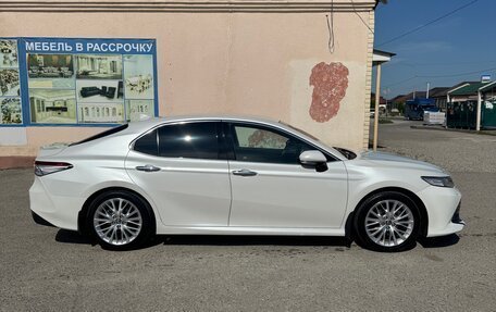 Toyota Camry, 2021 год, 3 150 000 рублей, 5 фотография