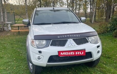 Mitsubishi L200 IV рестайлинг, 2013 год, 1 450 000 рублей, 4 фотография