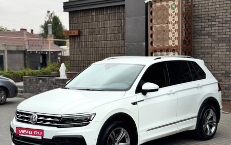 Volkswagen Tiguan II, 2019 год, 2 900 000 рублей, 2 фотография