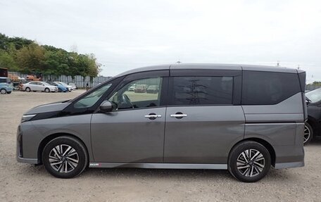 Nissan Serena, 2023 год, 2 650 000 рублей, 4 фотография