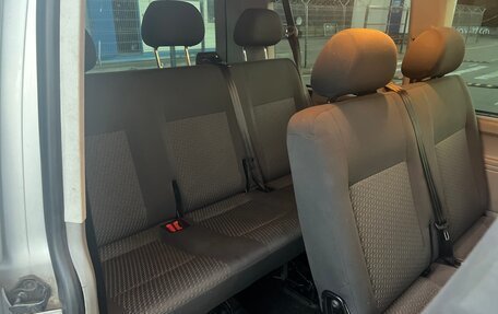Volkswagen Caravelle T5, 2013 год, 1 650 000 рублей, 7 фотография