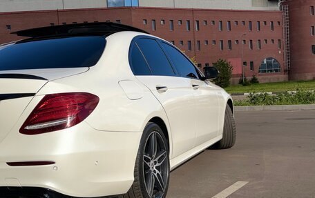 Mercedes-Benz E-Класс, 2016 год, 3 100 000 рублей, 4 фотография