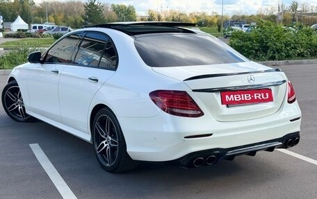 Mercedes-Benz E-Класс, 2016 год, 3 100 000 рублей, 6 фотография