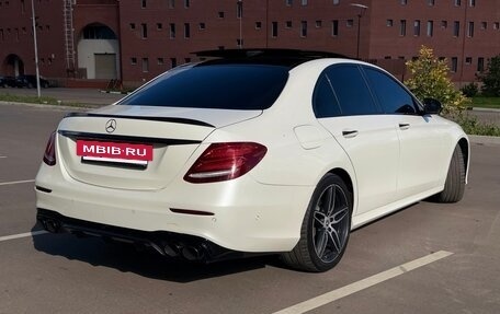 Mercedes-Benz E-Класс, 2016 год, 3 100 000 рублей, 3 фотография