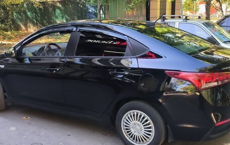 Hyundai Solaris II рестайлинг, 2017 год, 1 075 000 рублей, 3 фотография