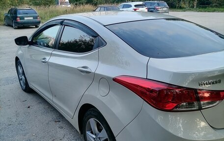 Hyundai Elantra V, 2013 год, 980 000 рублей, 2 фотография