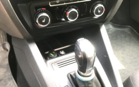 Volkswagen Jetta VI, 2016 год, 1 100 000 рублей, 2 фотография